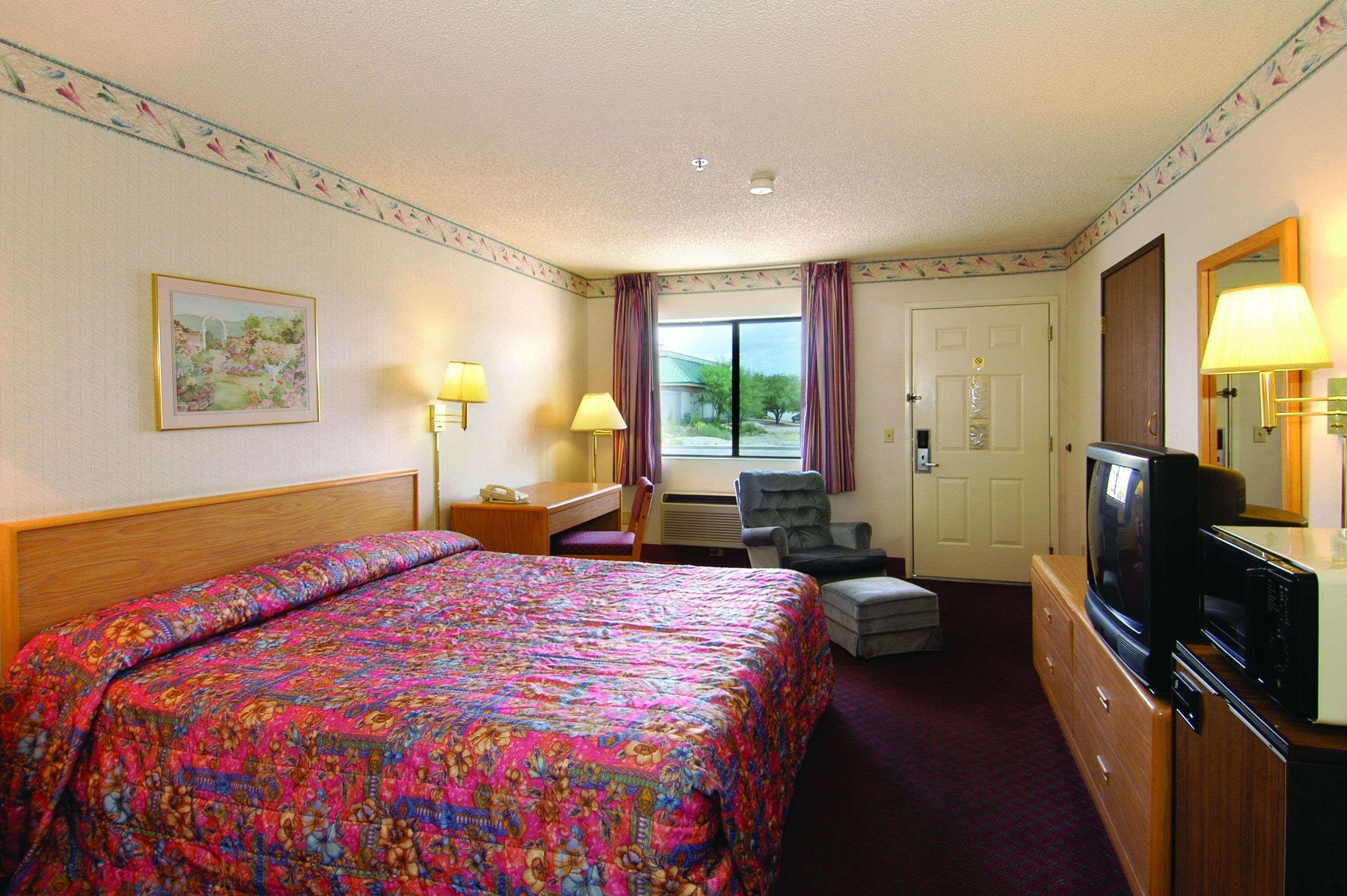 Travelodge By Wyndham Virginia Beach Bay Beach Exterior photo