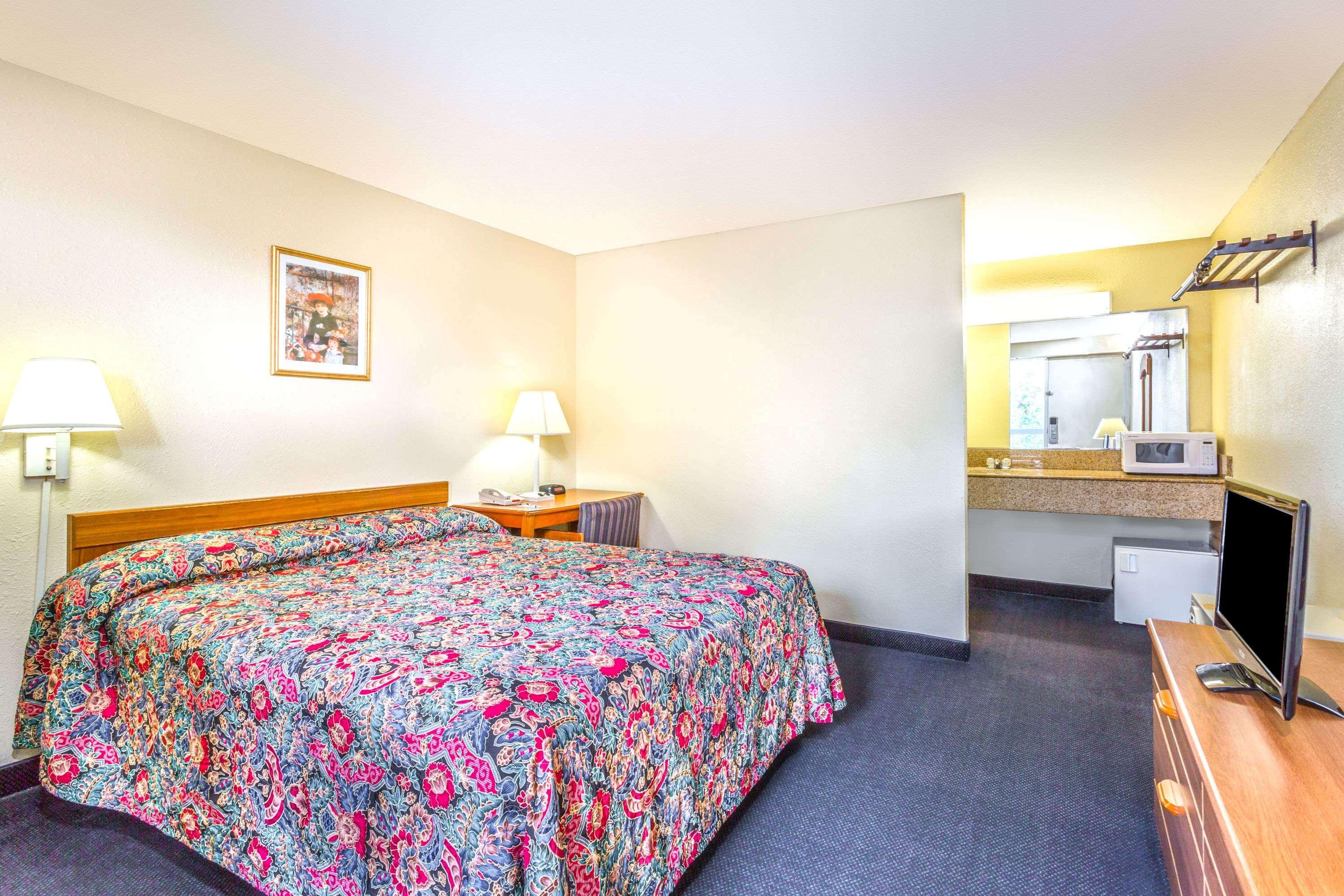 Travelodge By Wyndham Virginia Beach Bay Beach Exterior photo