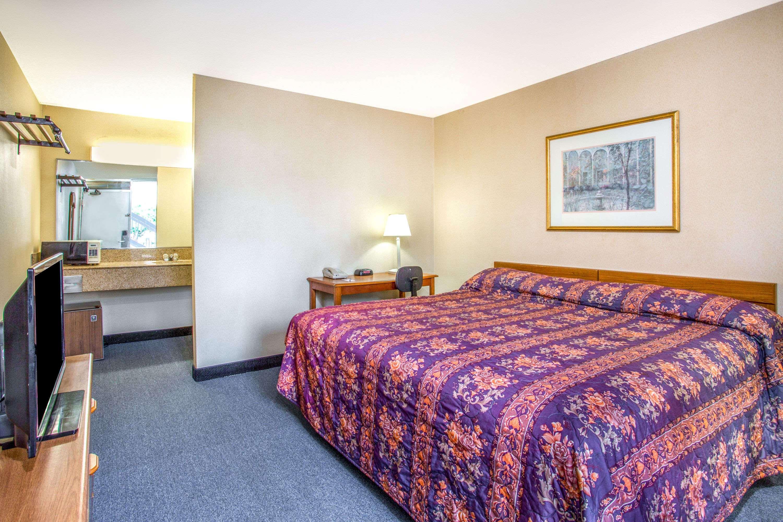 Travelodge By Wyndham Virginia Beach Bay Beach Exterior photo